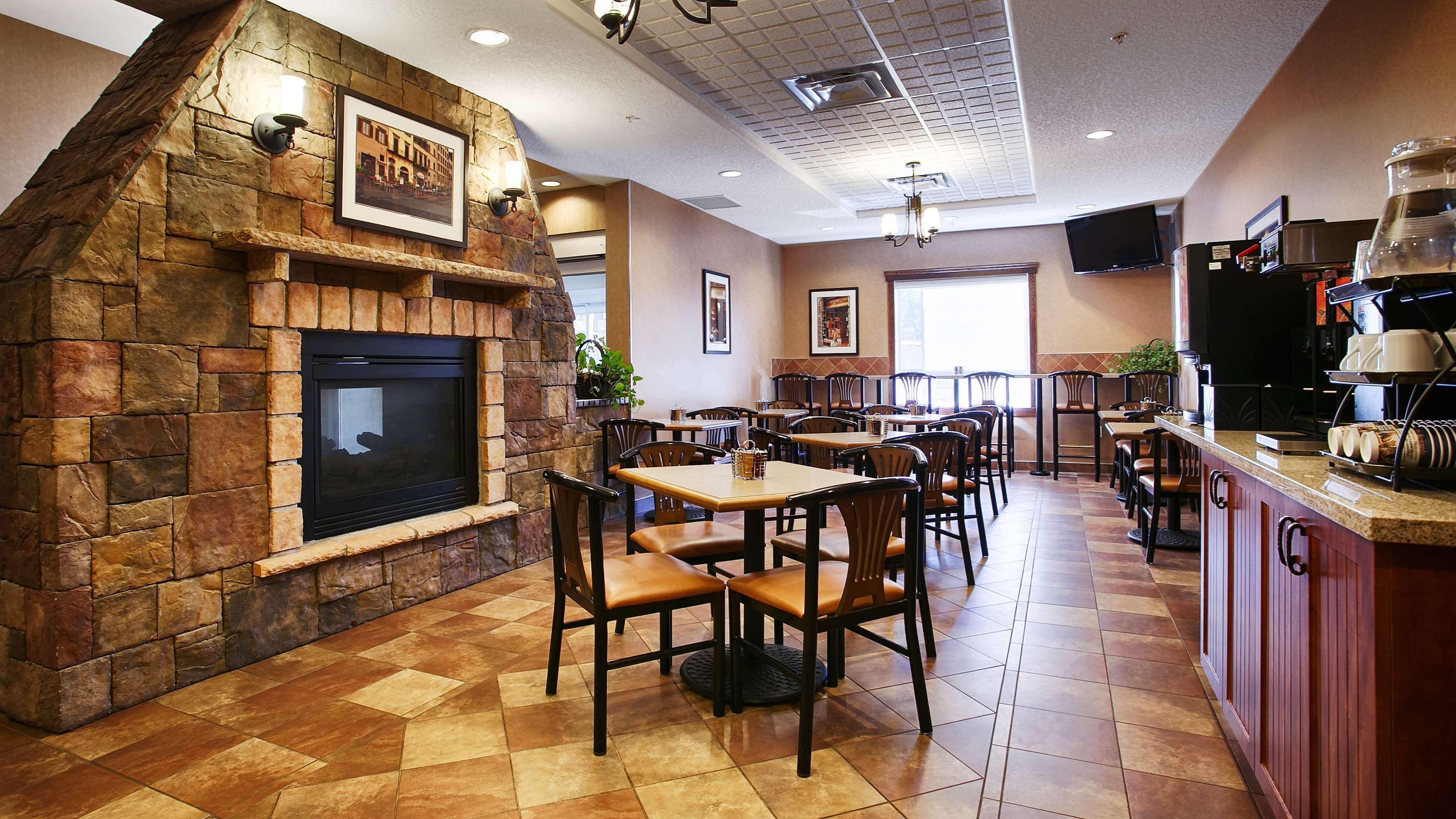 Best Western Diamond Inn Three Hills Buitenkant foto