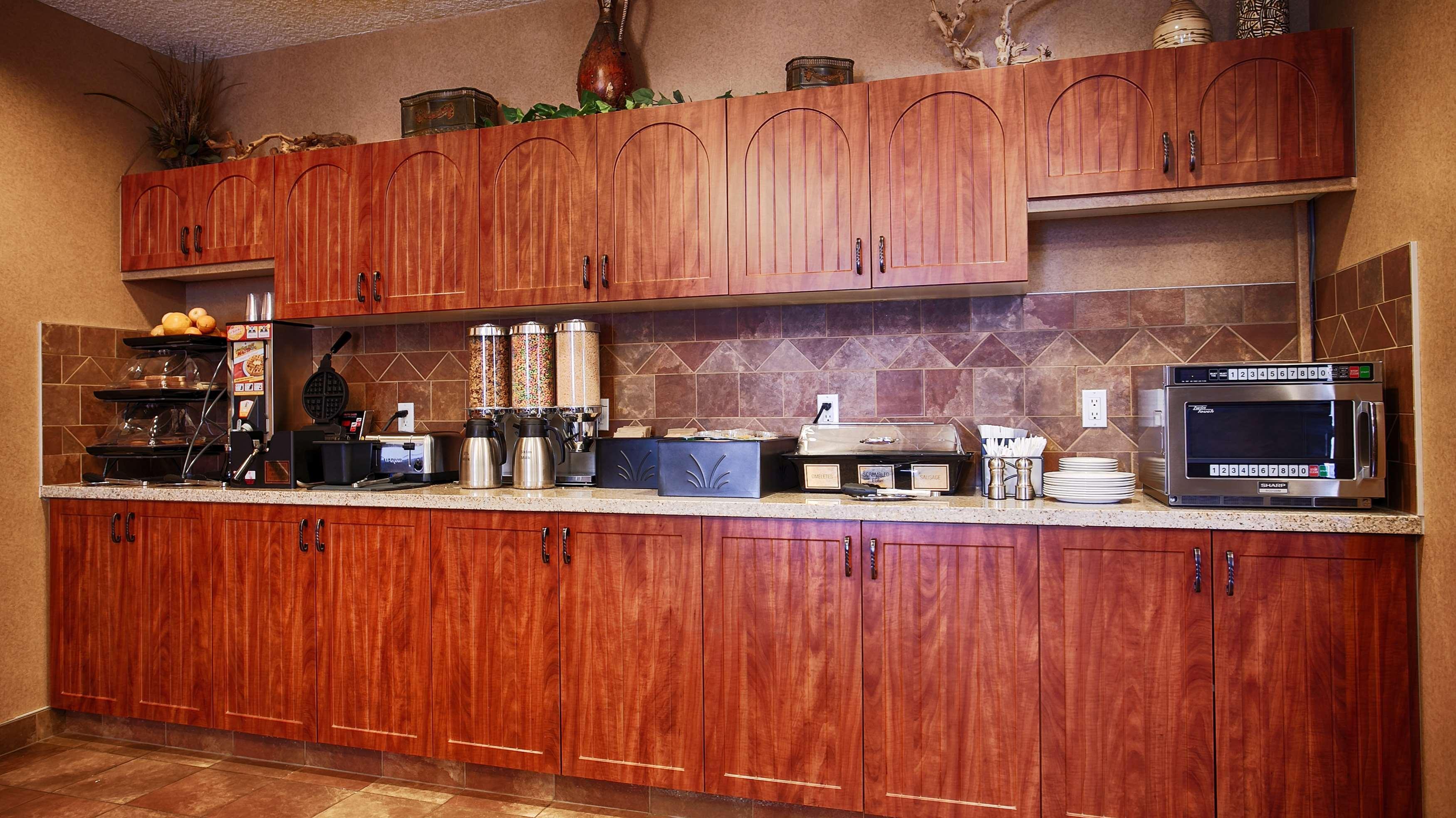 Best Western Diamond Inn Three Hills Buitenkant foto