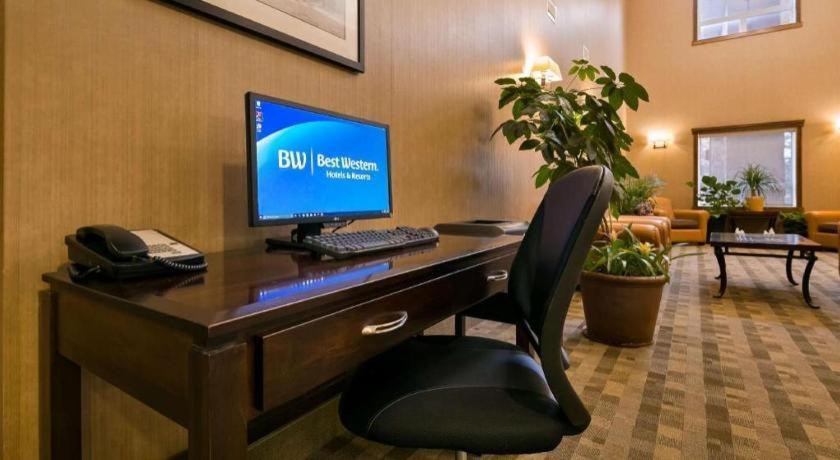 Best Western Diamond Inn Three Hills Buitenkant foto