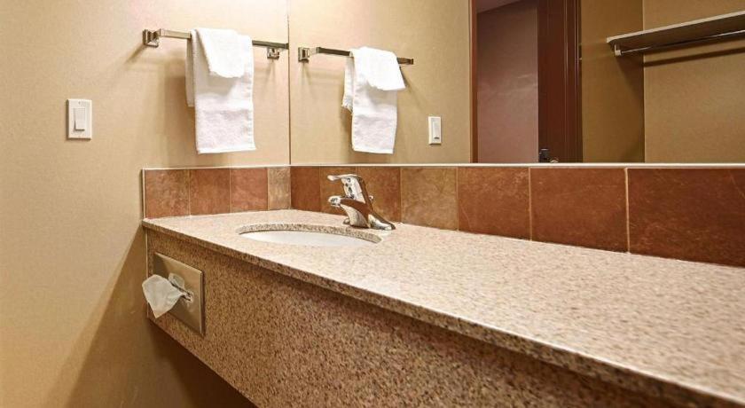 Best Western Diamond Inn Three Hills Buitenkant foto